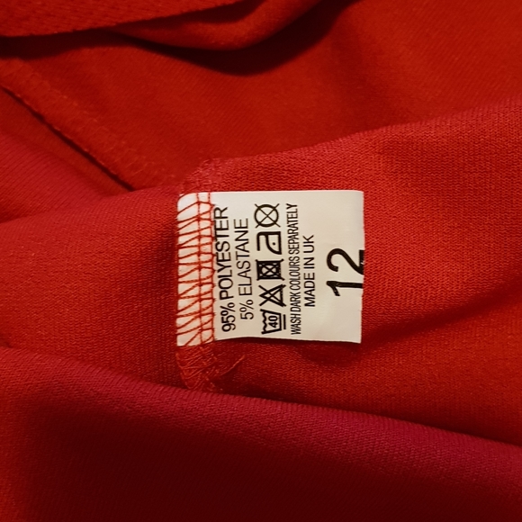 Red Boohoo ruffle hem dress NWT - Picture 3 of 7